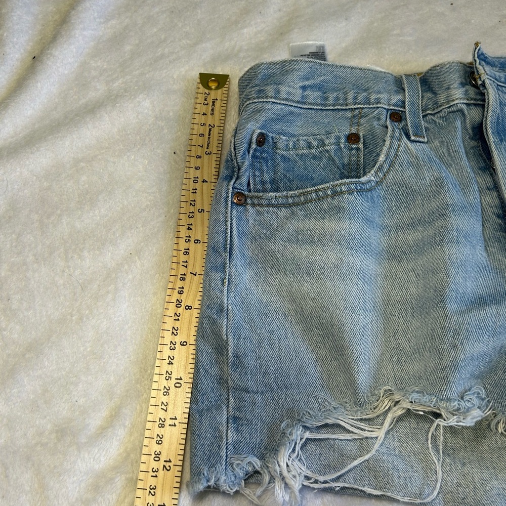 Levis 501 Original Light Wash High Waisted Cut Off Denim Shorts Womens 29 - Picture 5 of 5